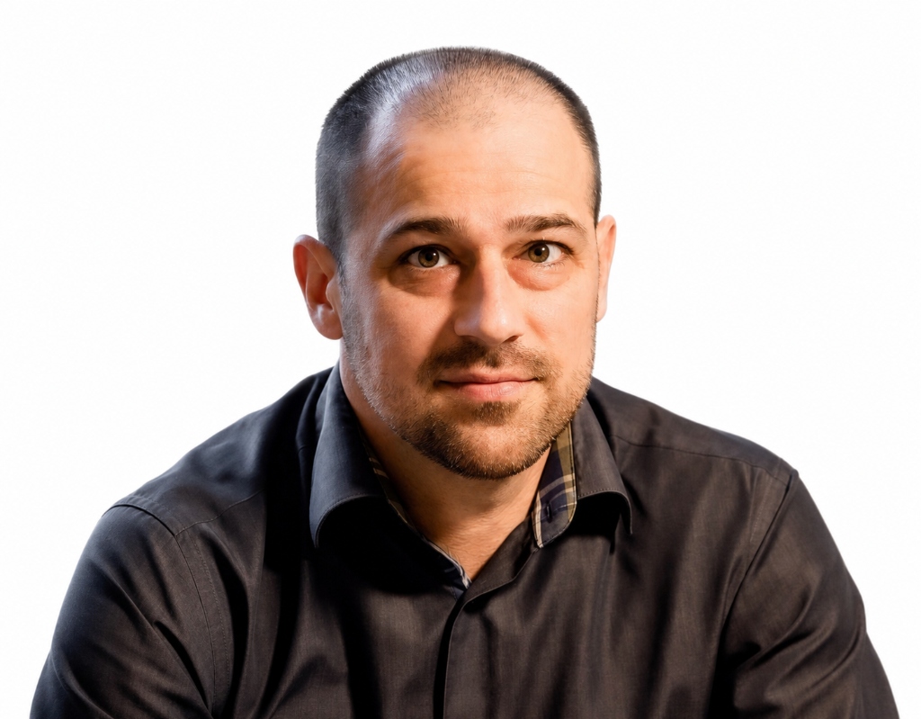 Лесных Дмитрий Александрович — ведущий инструктор по двигательной реабилитации